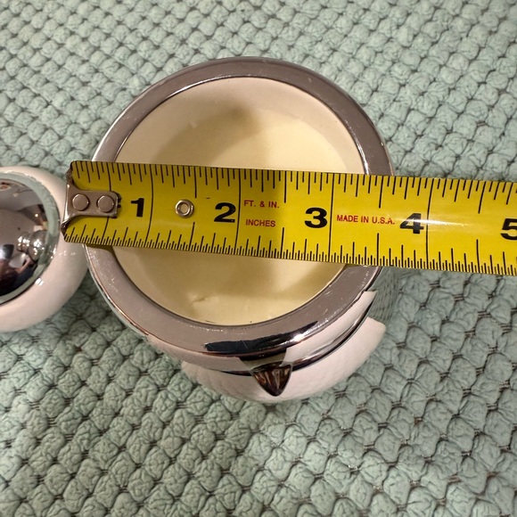 Slatkin & Co. Silver and White Penguin candle . Unused . Bath and Body 13” tall - Picture 8 of 11